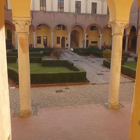 Mansarda In Fiabesco Palazzo Rinascimentale アパート