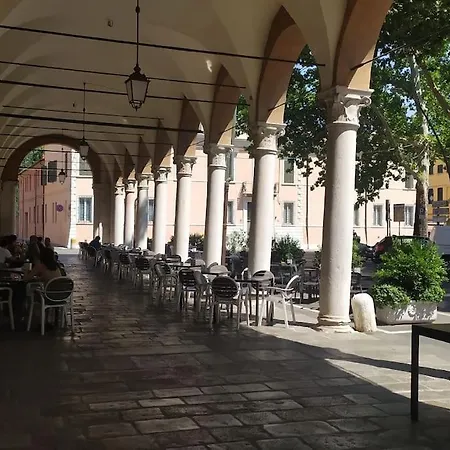Mansarda In Fiabesco Palazzo Rinascimentale شقة